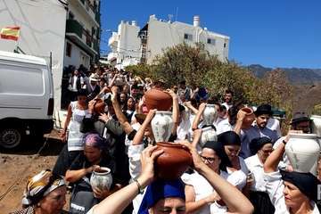 Unas 1.200 personas dan vida a una nueva edición de la Traída del Agua (Foto Francisco Javier Santana y TA)